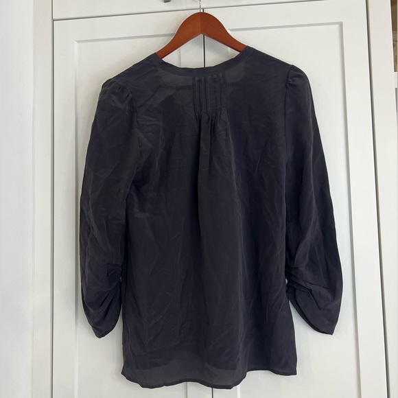 Grey blouse - Picture 2 of 4